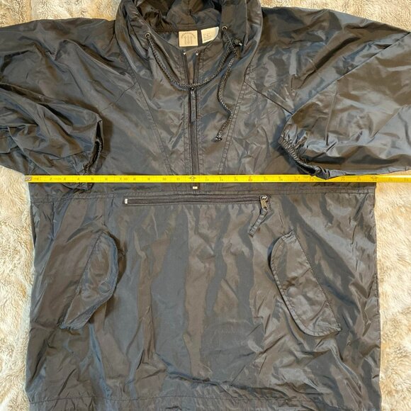 Aerodynamic Nylon Jacket - Picture 2 of 4